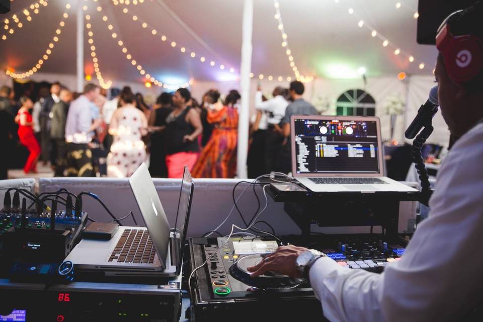 How To DJ At A Wedding